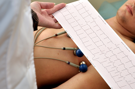 patient getting EKG reading